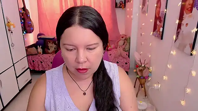 Snapshot of claryssa_ chatting on May 2026 06:34:02 PM claryssa online show from May 2026 06:34:02 PM