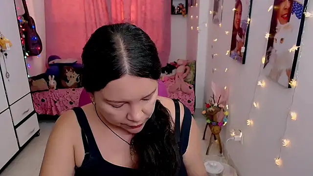Snapshot of claryssa_ chatting on May 2026 10:28:01 PM claryssa online show from May 2026 10:28:01 PM