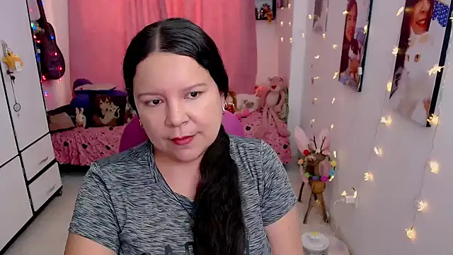 Snapshot of claryssa_ chatting on May 2026 09:53:02 PM claryssa online show from May 2026 09:53:02 PM