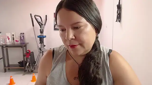 Snapshot of claryssa_ chatting on May 2026 08:38:02 PM claryssa online show from May 2026 08:38:02 PM