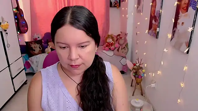 Snapshot of claryssa_ chatting on May 2026 09:00:02 PM claryssa online show from May 2026 09:00:02 PM