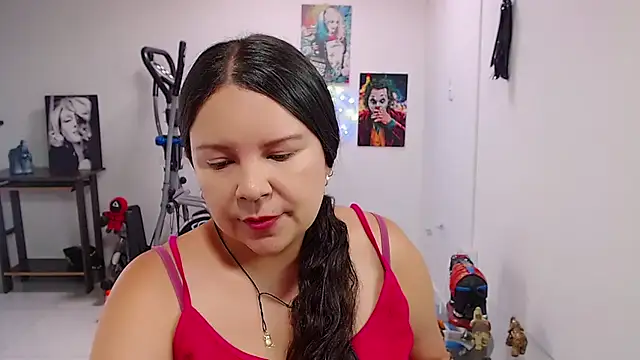 Snapshot of claryssa_ chatting on May 2026 08:04:02 PM claryssa online show from May 2026 08:04:02 PM