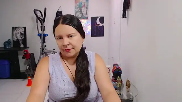 Snapshot of claryssa_ chatting on June 2026 08:25:02 PM claryssa online show from June 2026 08:25:02 PM