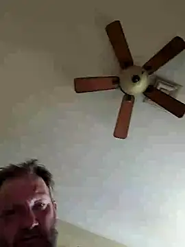 Hugebwc102 online show from October 2025 09:34:01 PM