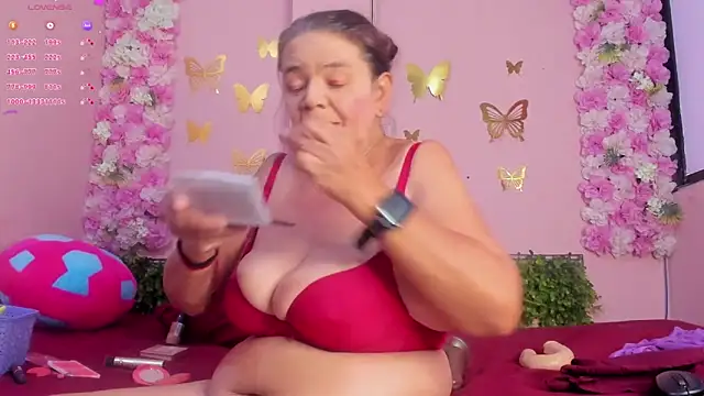 Snapshot of grandmother_milf chatting on March 2026 12:20:01 PM grandmother milf online show from March 2026 12:20:01 PM