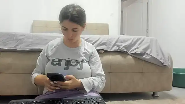 Hottalicia2 online show from March 2026 02:34:01 PM