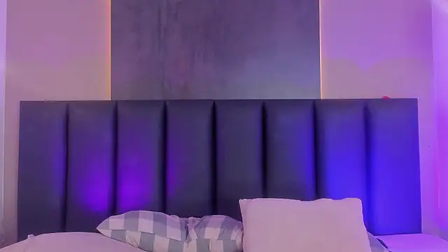 CristalCornner  online show from February 2026 08:05:01 PM