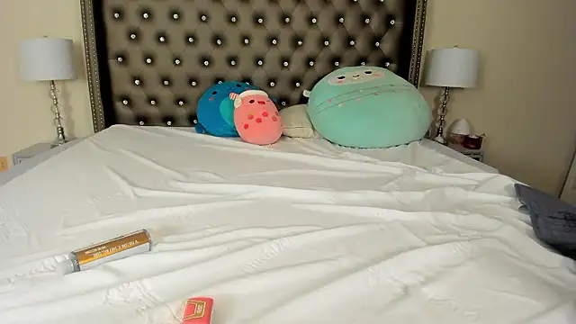 NadiaLyla online show from January 2026 02:35:02 AM