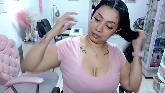 Snapshot of titsbiglovers chatting on May 2026 08:37:01 PM titsbiglovers online show from May 2026 08:37:01 PM