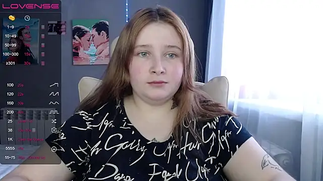 Snapshot of Light_Luna chatting on February 2026 11:02:02 AM Light Luna online show from February 2026 11:02:02 AM