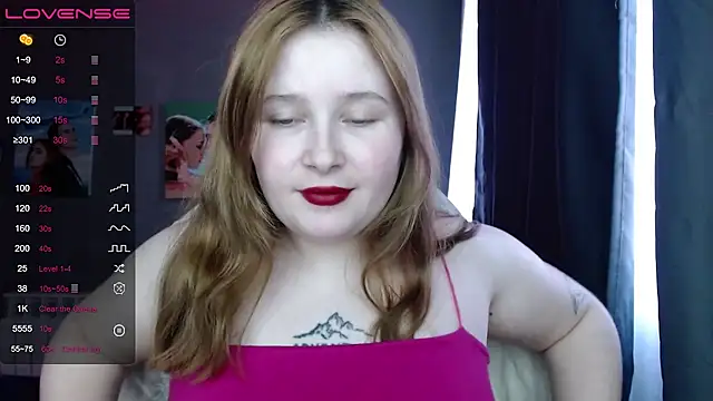 Snapshot of Light_Luna chatting on February 2026 09:39:01 AM Light Luna online show from February 2026 09:39:01 AM