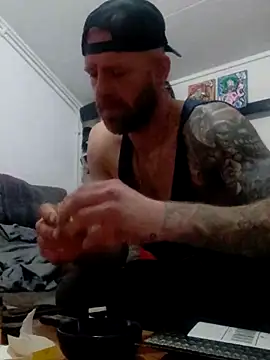 Snapshot of eltoulou chatting on January 2025 02:15:01 PM eltoulou online show from January 2025 02:15:01 PM