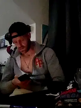 Snapshot of eltoulou chatting on January 2025 08:21:01 PM eltoulou online show from January 2025 08:21:01 PM