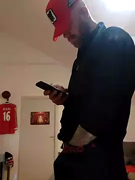 Snapshot of eltoulou chatting on February 2025 05:23:02 PM eltoulou online show from February 2025 05:23:02 PM