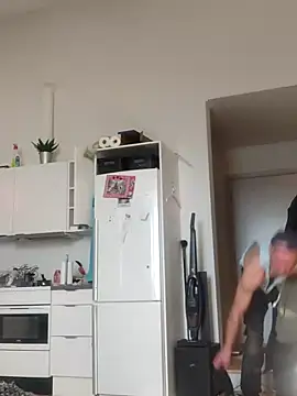 Snapshot of eltoulou chatting on February 2025 01:21:02 PM eltoulou online show from February 2025 01:21:02 PM