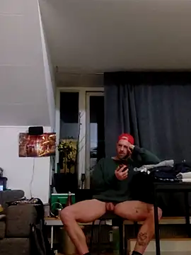 Snapshot of eltoulou chatting on February 2025 08:15:01 PM eltoulou online show from February 2025 08:15:01 PM