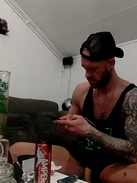 Snapshot of eltoulou chatting on March 2025 09:48:02 PM eltoulou online show from March 2025 09:48:02 PM