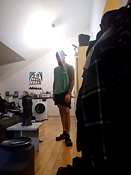 Snapshot of eltoulou chatting on February 2026 07:23:01 PM eltoulou online show from February 2026 07:23:01 PM