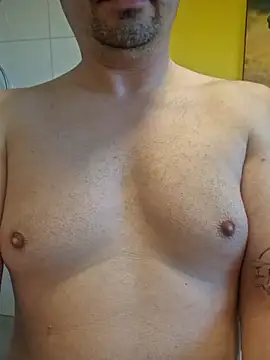 Snapshot of Picknick84 chatting on November 2025 02:32:01 PM Picknick84 online show from November 2025 02:32:01 PM