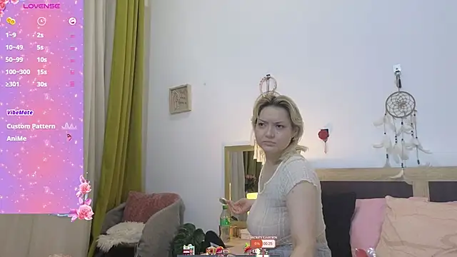 Snapshot of Catlady333 chatting on December 2024 09:26:01 PM Catlady333 online show from December 2024 09:26:01 PM