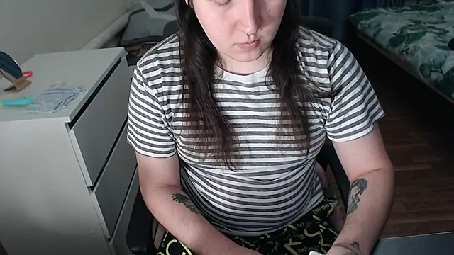 EvaMiron online show from February 2026 02:54:01 PM