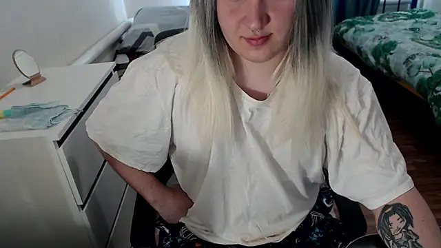 EvaMiron online show from March 2026 10:10:01 AM