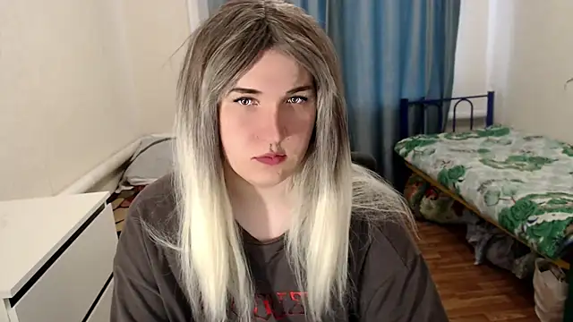 EvaMiron online show from April 2026 04:40:01 AM