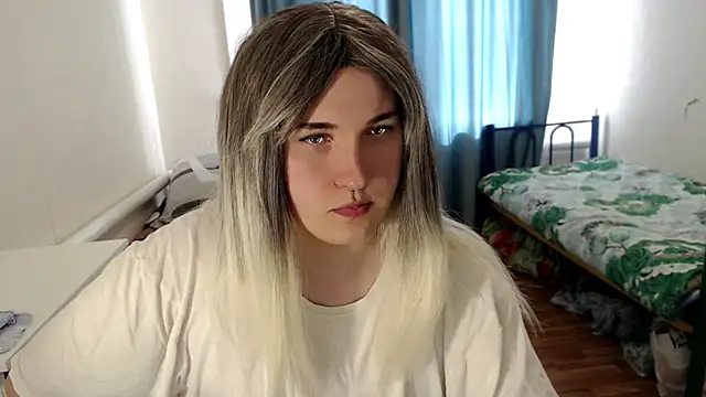 EvaMiron online show from April 2026 10:43:01 AM