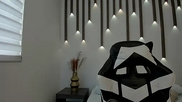 megan cooper28 online show from November 2025 07:02:02 PM