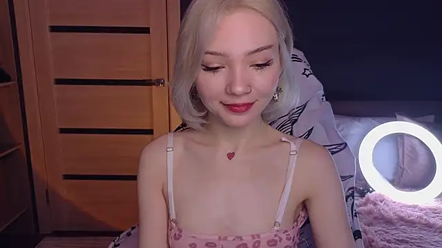 Snapshot of SandraBoyl chatting on January 2025 01:13:02 AM SandraBoyl online show from January 2025 01:13:02 AM