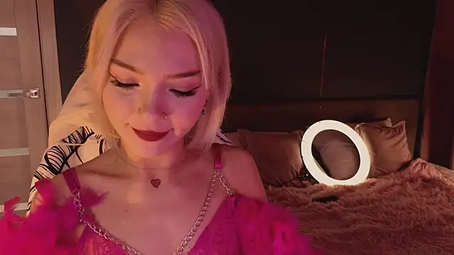 Snapshot of SandraBoyl chatting on March 2025 01:19:01 AM SandraBoyl online show from March 2025 01:19:01 AM