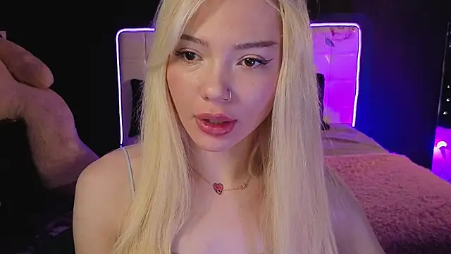 Snapshot of SandraBoyl chatting on November 2025 02:14:01 AM SandraBoyl online show from November 2025 02:14:01 AM