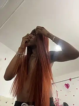 Snapshot of Elektra_Queen chatting on April 2026 01:00:02 PM Elektra Queen online show from April 2026 01:00:02 PM