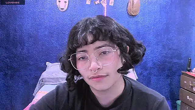 NinaYellow online show from February 2026 12:43:02 PM