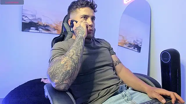 LucianSinclair online show from December 2024 11:09:01 PM