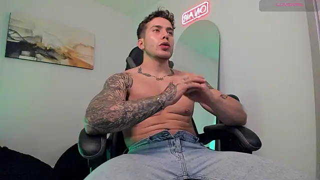 LucianSinclair online show from January 2025 11:39:01 PM