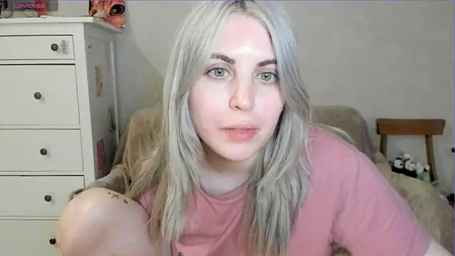 Snapshot of pawpaws chatting on April 2026 09:45:01 AM pawpaws online show from April 2026 09:45:01 AM