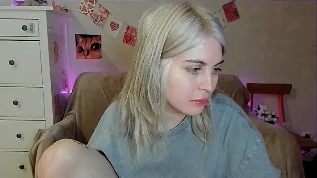 Snapshot of pawpaws chatting on May 2026 08:55:01 AM pawpaws online show from May 2026 08:55:01 AM