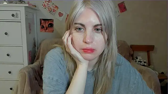 Snapshot of pawpaws chatting on May 2026 07:06:01 AM pawpaws online show from May 2026 07:06:01 AM