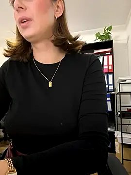 Hii Lolla online show from December 2025 07:05:01 AM