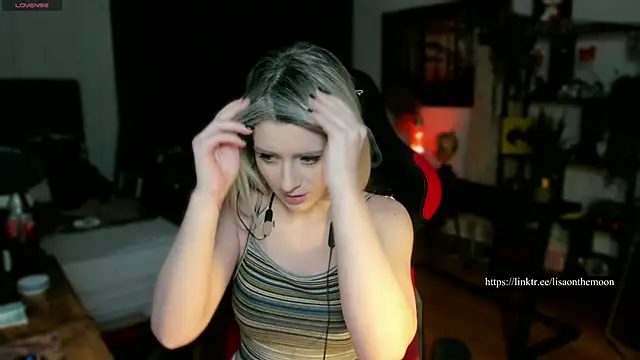 Lisaonthemoon online show from March 2025 05:35:02 PM