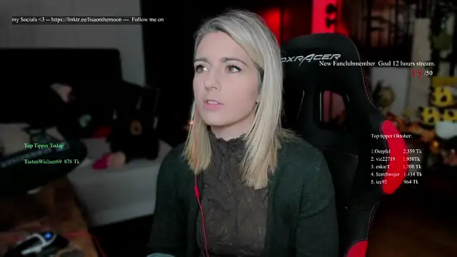 Lisaonthemoon online show from October 2025 07:34:01 PM