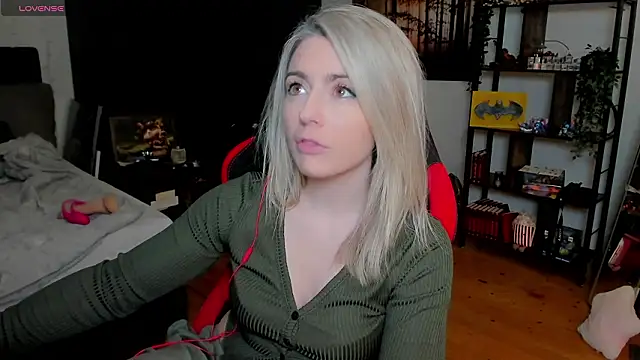 Lisaonthemoon online show from March 2026 05:41:02 PM