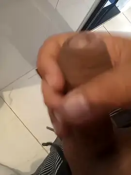 dredre1069 online show from January 2025 02:00:02 PM