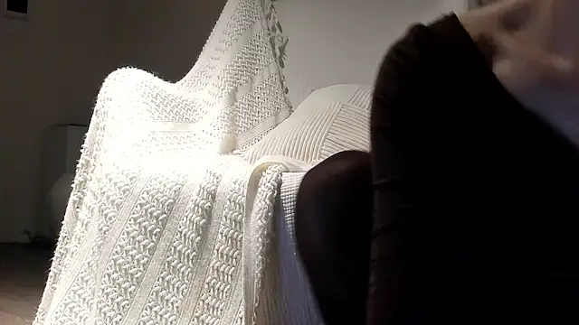 Lily 0000 online show from November 2025 06:10:01 PM