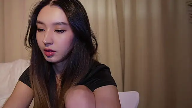 Sarasuo1 online show from January 2025 01:34:01 PM