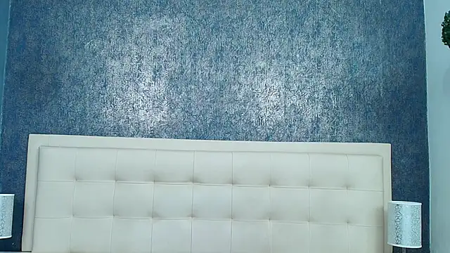 Cloeandtyfanny online show from January 2026 01:00:02 AM