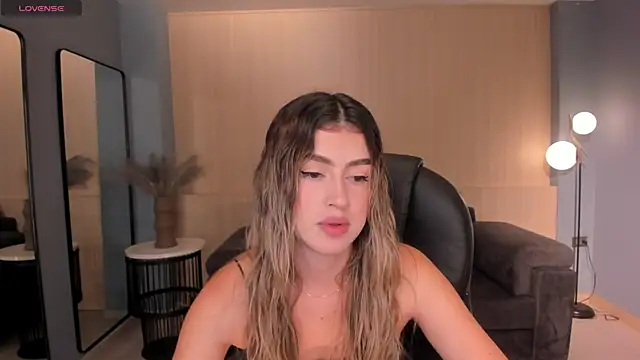 Snapshot of PaulinaSantos_ chatting on March 2025 07:44:02 PM PaulinaSantos  online show from March 2025 07:44:02 PM