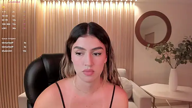 Snapshot of PaulinaSantos_ chatting on March 2025 01:34:02 AM PaulinaSantos  online show from March 2025 01:34:02 AM