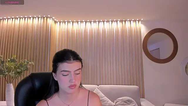 Snapshot of PaulinaSantos_ chatting on October 2025 05:13:01 PM PaulinaSantos  online show from October 2025 05:13:01 PM